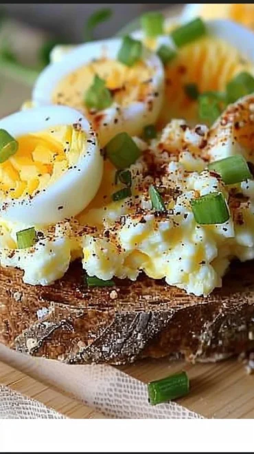 Delicious mayo-free egg salad with cottage cheese served in a bowl.