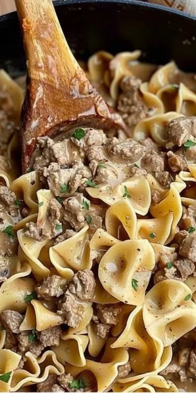 Delicious bowl of 30-minute ground beef stroganoff served with noodles.