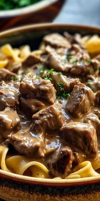 Slow Cooker Beef Stroganoff