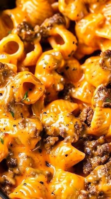 Make the cheesy pasta dish of your cravings with this easy Homemade Hamburger Helper recipe! Pasta and ground beef recipes, Beef recipes for dinner, Easy meals.