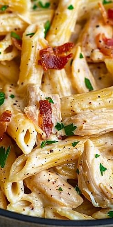 Crock Pot Creamy Cajun Chicken Pasta: Easy & Flavorful Dinner