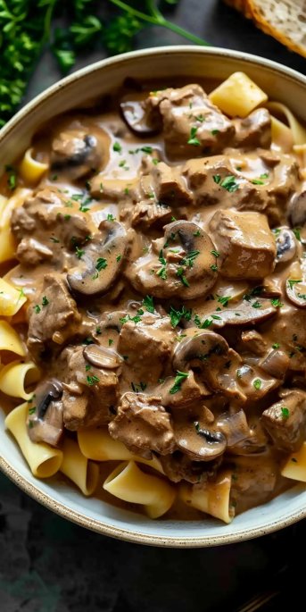 Beef Stroganoff (Easy One-Pot Recipe)