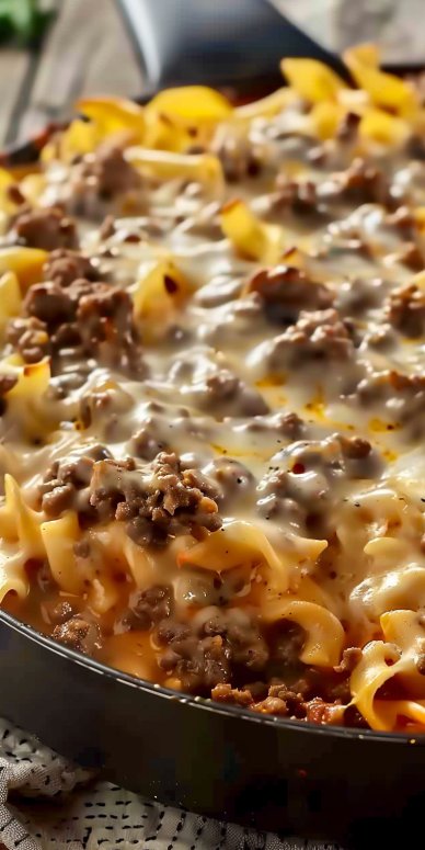 Cheesy Ground Beef and Noodles Bake