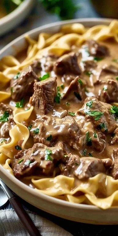Delicious Slow Cooker Beef Stroganoff for Easy Weeknight Meals 5 Slow-Cooker Beef Stroganoff