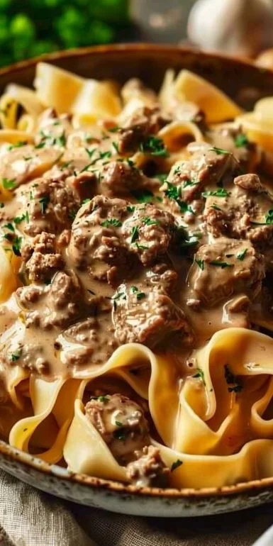 Easy Ground Beef Stroganoff: Delicious Comfort in Every Bite