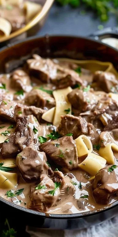 Indulgent Slow Cooker Beef Stroganoff for Cozy Nights