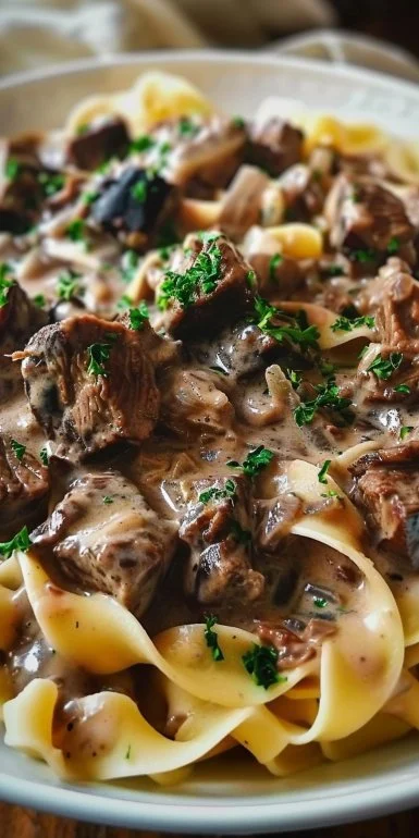 Slow Cooker Beef Stroganoff: Delicious Comfort Food
