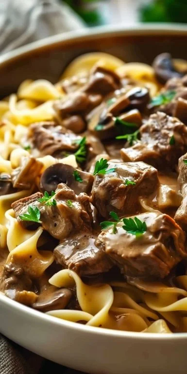 Simple Crockpot Beef Stroganoff: Your Go-To Weeknight Meal