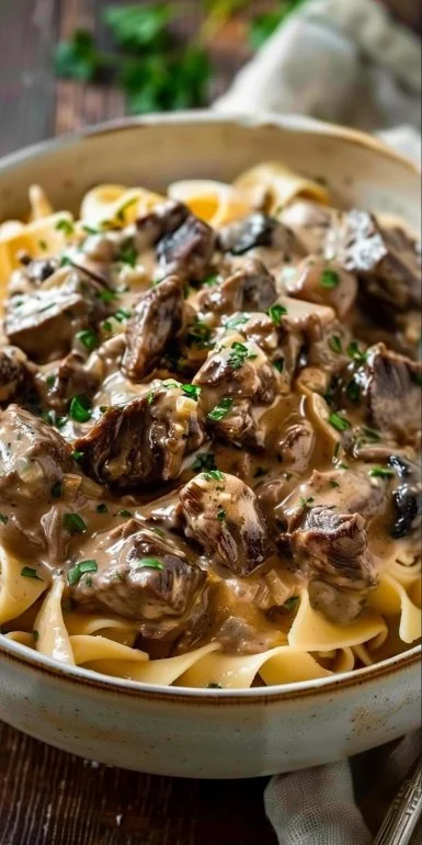 Slow Cooker Creamy Beef Stroganoff