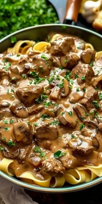 Tender Slow Cooker Beef Stroganoff - theamazingfood